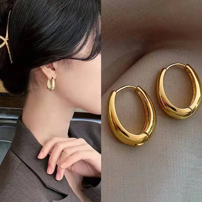 2Pcs New Classic Gold Color Plated Metal Hoop Earrings For Women.